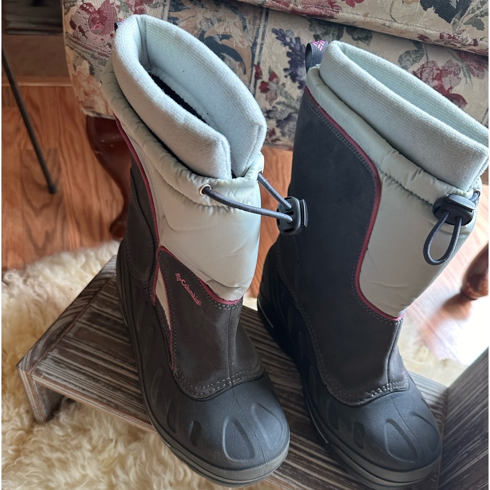 Columbia Boots size 5